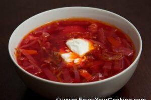 Червоний борщ з куркою і білокачанної капустою