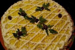 Салат з ананаса і консервованої риби