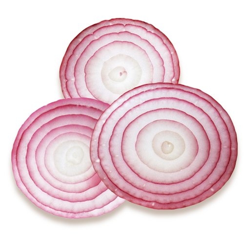 Нарізаємо цибулю кільцями