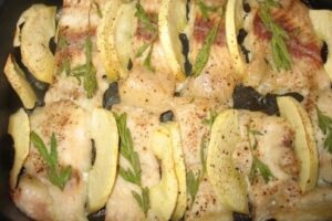 Риба запечена з яблуками