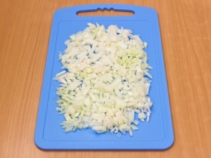 нарізаємо лук