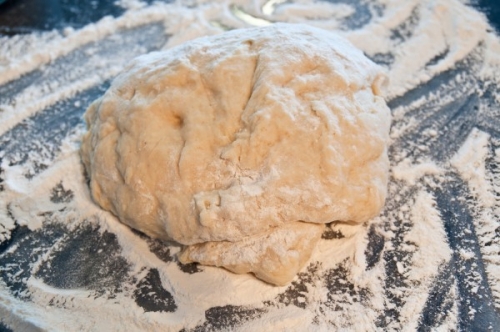 тісто на столі