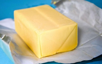 дістаємо вершкове масло з холодильника