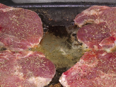 свинина на сковороді