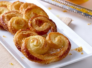 Подаємо листкове печиво Вушка