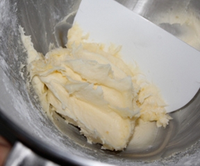 перемішуємо всі інгредієнти для глазурі