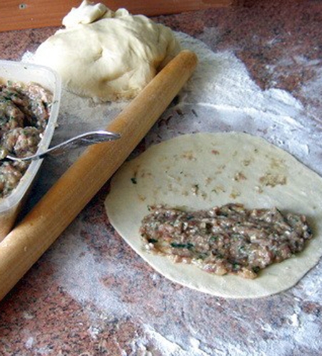 формуємо чебуреки