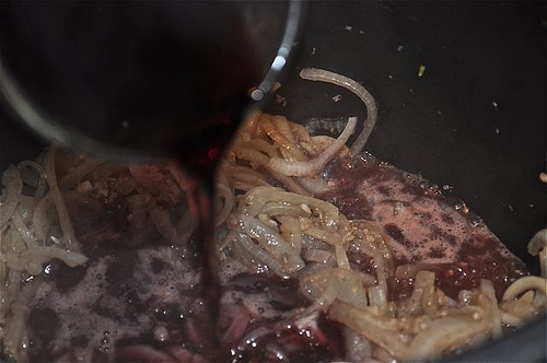 додаємо червоне вино