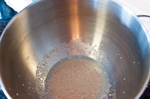 дріжджі з молоком