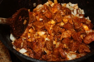 цибулю з м'ясом