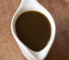 Винний соус для страв із птиці