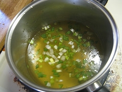 бульйон з цибулею