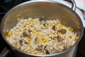 Каша перлова з м&;ясом і овочами