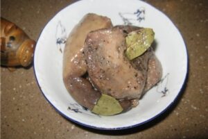 Маринована налимья печінка