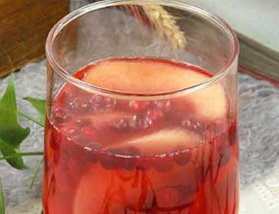 Морси з брусниці та яблук