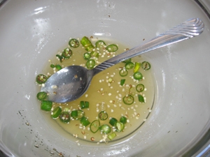 змішуємо всі інгредієнти для заправки