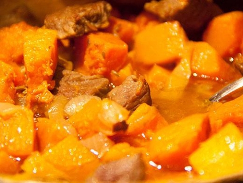 Яловичина тушкована з гарбузом готова!
