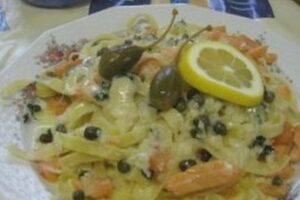 Тальятеллі з сьомгою