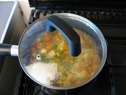 Каструля з кришкою