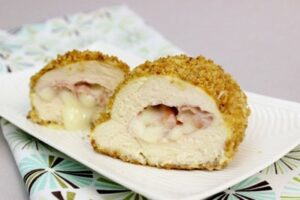 Курка з шинкою і сиром