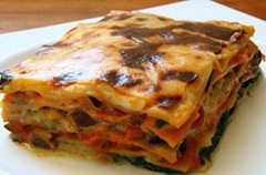 готова апетитна лазанья