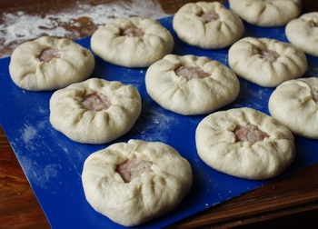 защипуємо краю залишаючи отвір