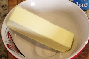 дістаємо вершкове масло з холодильника