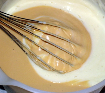 змішуємо заварний крем з сирною масою