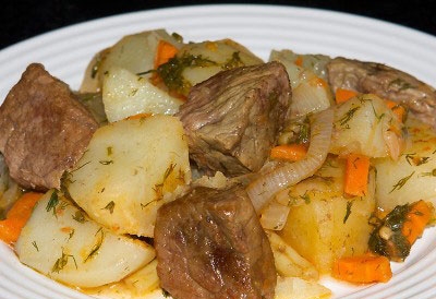 печеня з квасолею та яловичиною