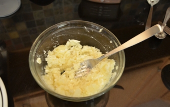 перетираємо сир з цедрою лимона