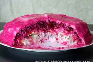 Оселедець під шубою з зеленою цибулею