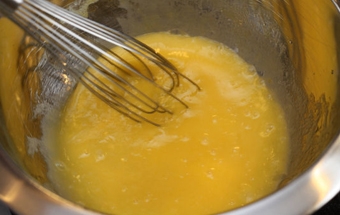 збиваємо яйця