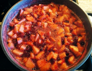 Варимо яблука з брусницею