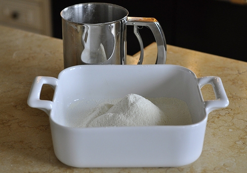 просіваємо борошно