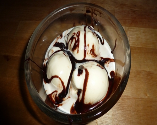 морозиво з сиропом