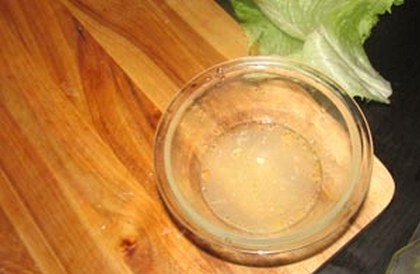 змішуємо лимонний сік і масло