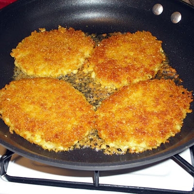 відбивні з фаршу на сковороді