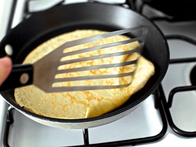 млинці на сковороді