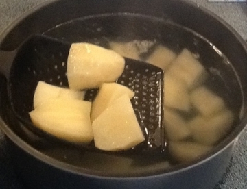 відварюємо картоплю