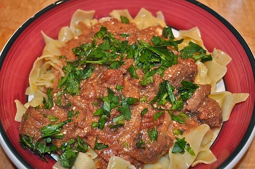 яловичина з макаронами