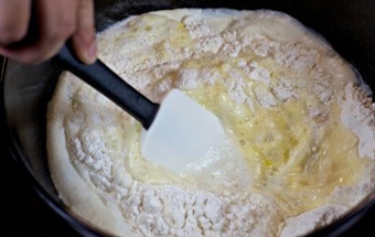 замішуємо тісто