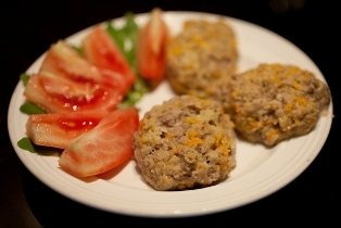 подаємо тюфтельки з овочами на пару