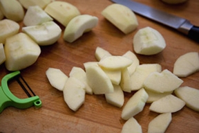 подрібнюємо яблука