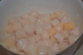 розморожуємо і відварюємо морські гребінці