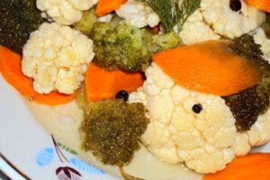 Маринована брокколі