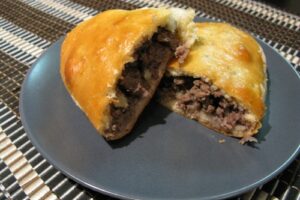 Пиріжки з м&;ясом