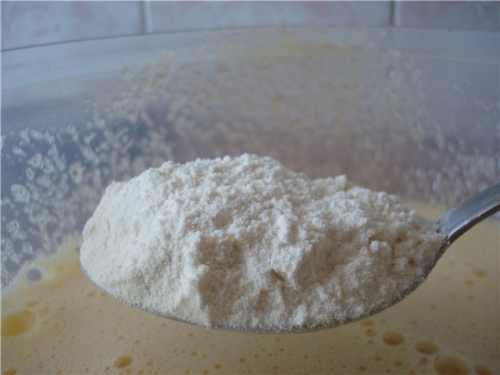 додаємо борошно