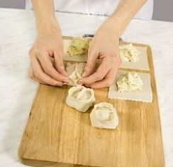  ліпимо манти з начинкою