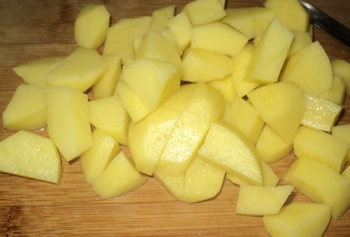 Подрібнюємо картоплю