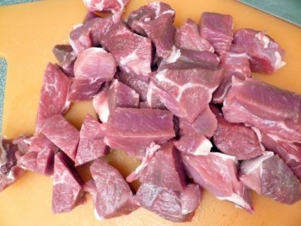 шматочки баранини